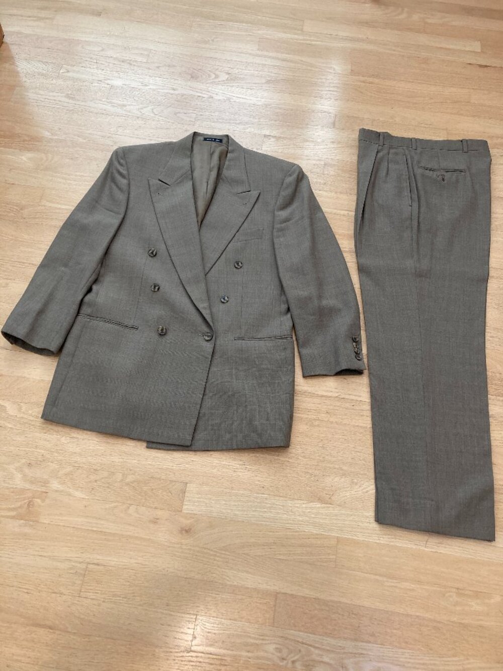Joseph Abboud for Nordstrom Men's 2-Pc Suit, Size 39 R, 100% Wool,Pants 32 waist